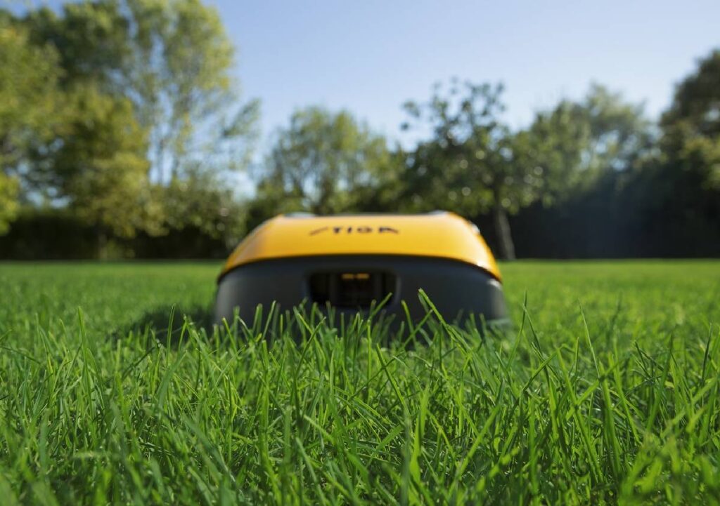 Robot tagliaerba: l’alleato per una gestione ottimale e sostenibile del giardino 