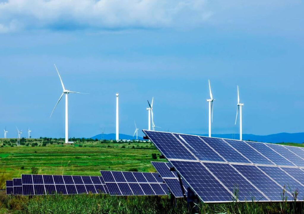 Nel 2023 le energie rinnovabili dominano la produzione di elettricità in UE