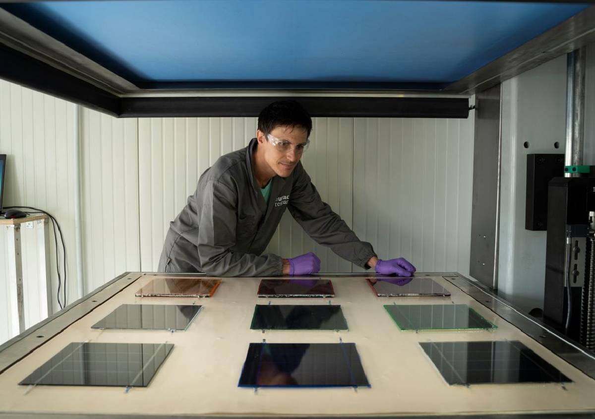 Inaugurato il nuovo laboratorio di Eurac Research per moduli fotovoltaici su misura