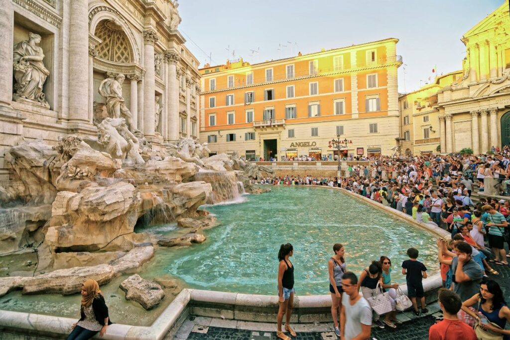 Overtourism: gli impatti ambientali e sociali del sovraffollamento turistico