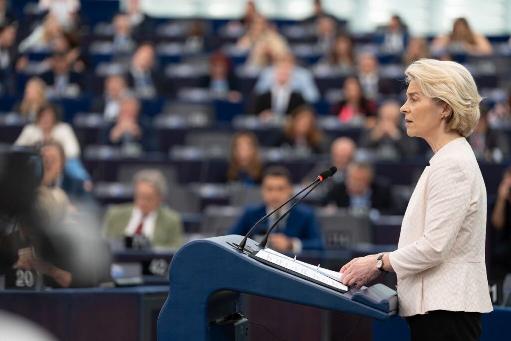 L’Europa sceglie il Green deal, Lady Ursula di nuovo alla guida della Commissione