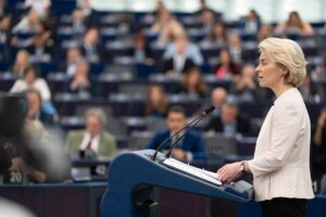 L’Europa sceglie il Green deal, Lady Ursula di nuovo alla guida della Commissione