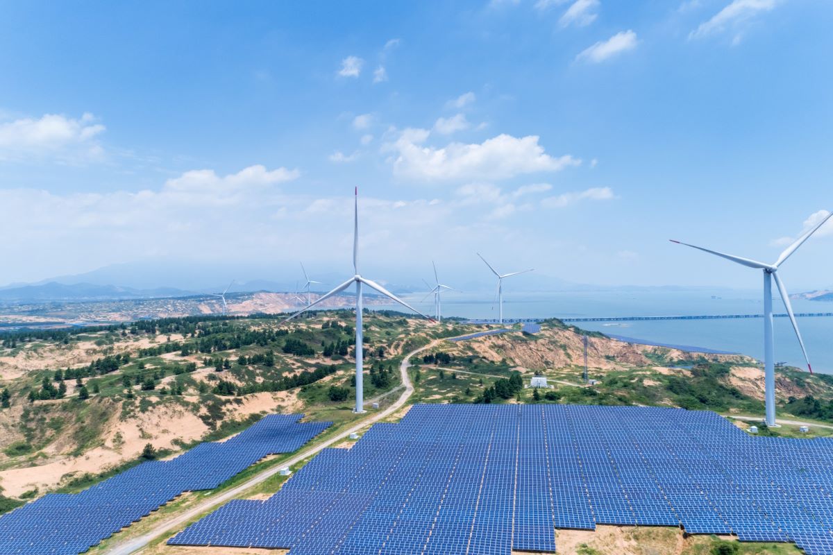 Previsioni di crescita delle energie rinnovabili, l'analisi di BloombergNEF