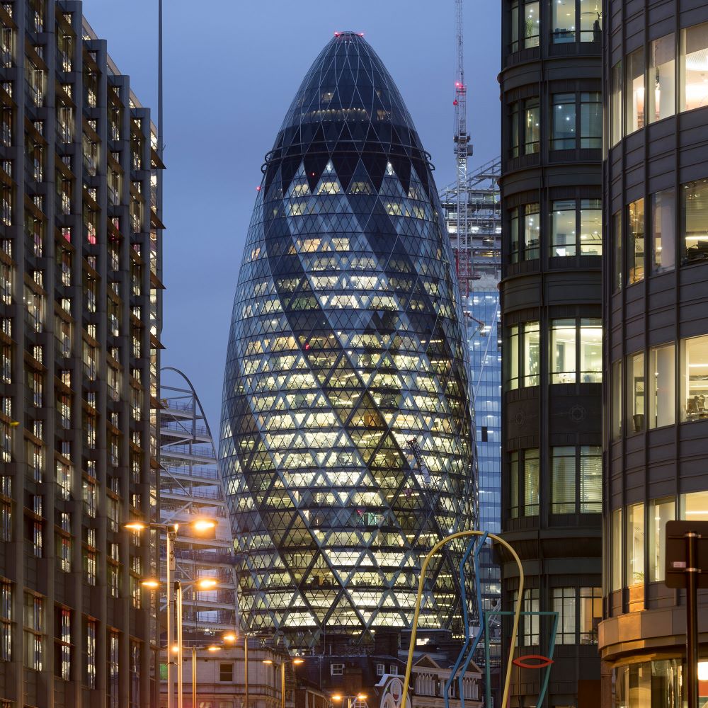Gherkin Tower, progettata da Norman Foster, esempio di architettura biomimetica