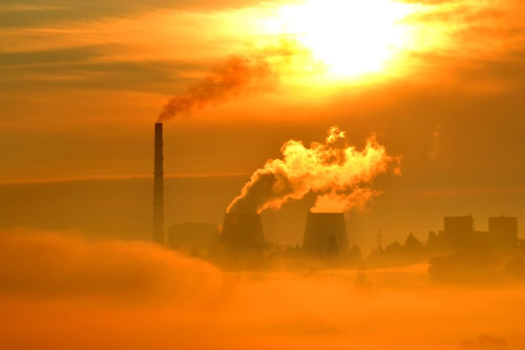 Emissioni di gas serra ai massimi storici nel 2023: l’allarme ONU sul cambiamento climatico