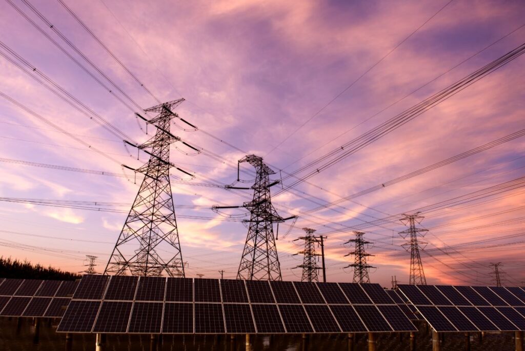 Energia 2023: in Italia meno dipendenza dall’estero e più rinnovabili