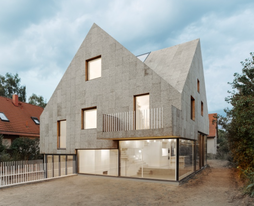 La casa in sughero di rundzwei Architekten
