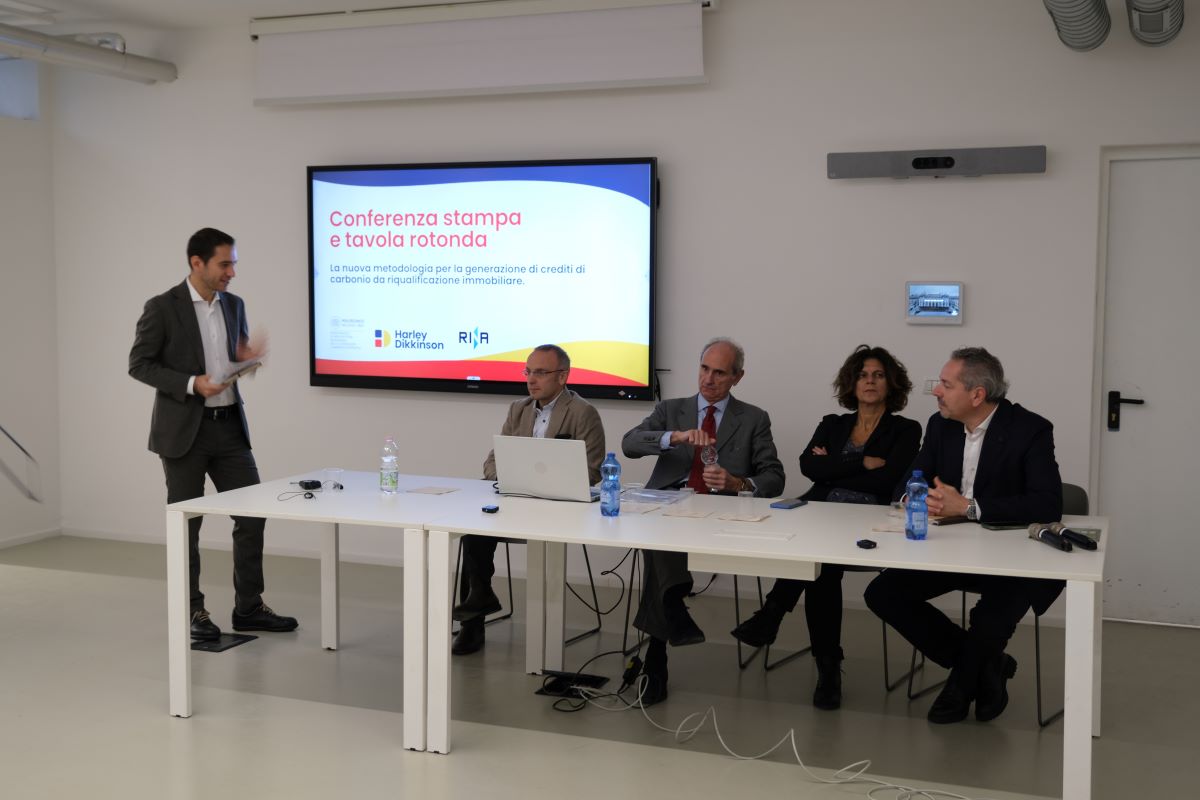 La conferenza stampa di presentazione della nuova metodologia che quantifica i crediti di carbonio derivanti dagli interventi di efficientamento 