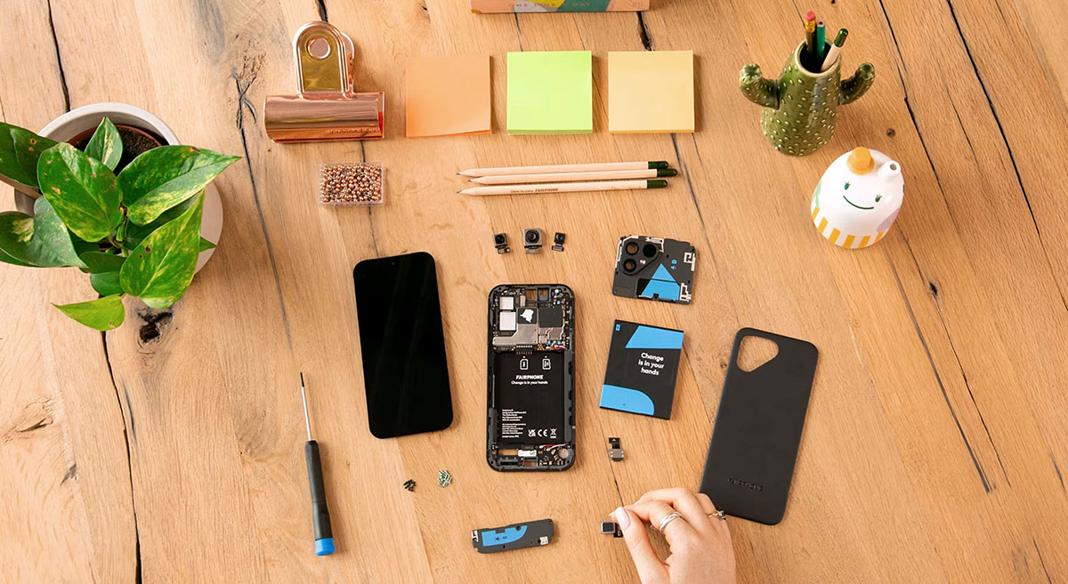 Smartphone modulare e sostenibile, predisposto alla riparazione, recupero e riciclo (Fairphone).