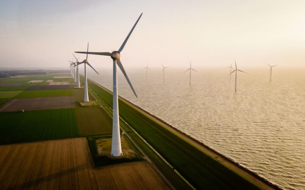 Eolico offshore e onshore in Italia: le novità attese dall’energia del vento