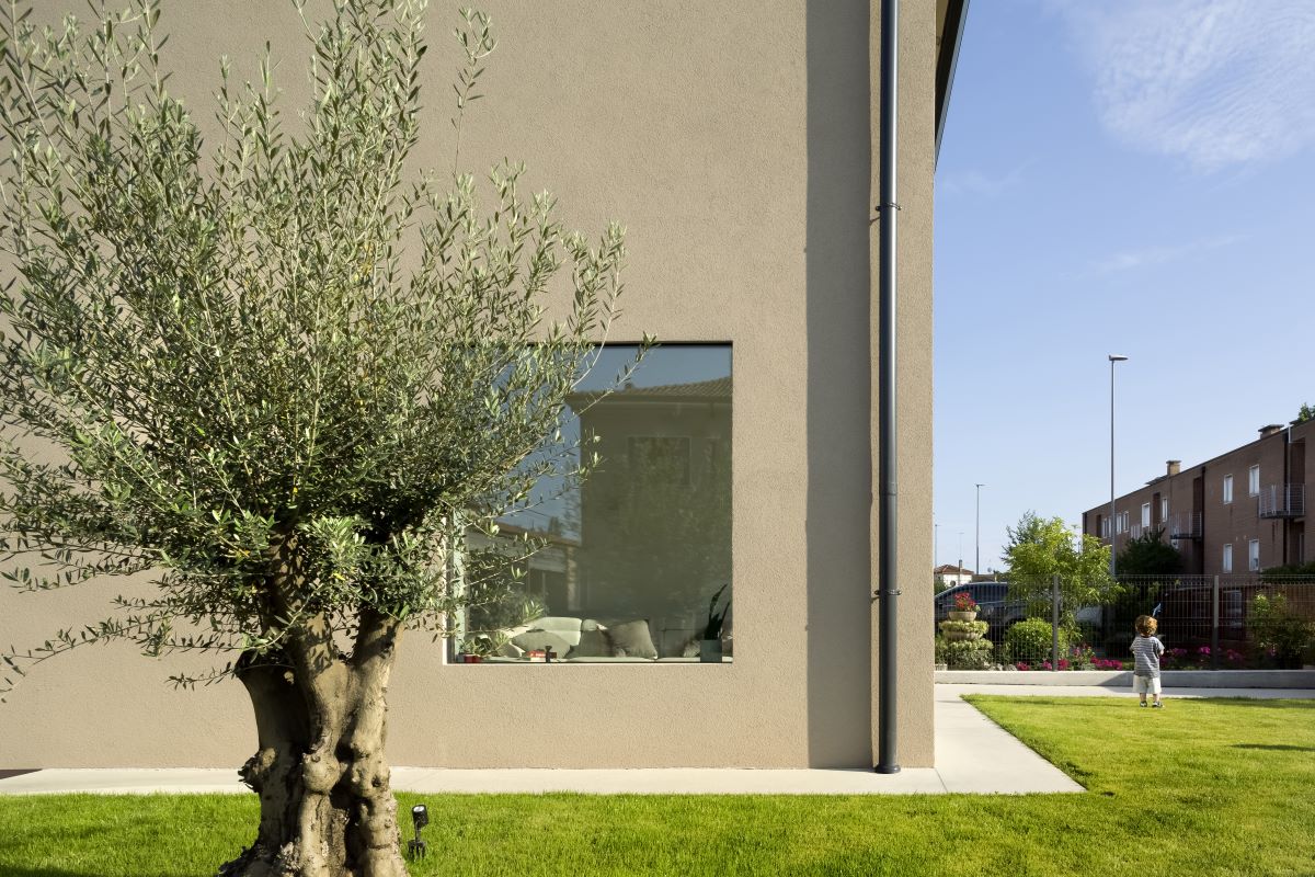 Intervento di ristrutturazione e ampliamento nel trevigiano dello studio Alberto Antoni & Daniela Pozza Architetti