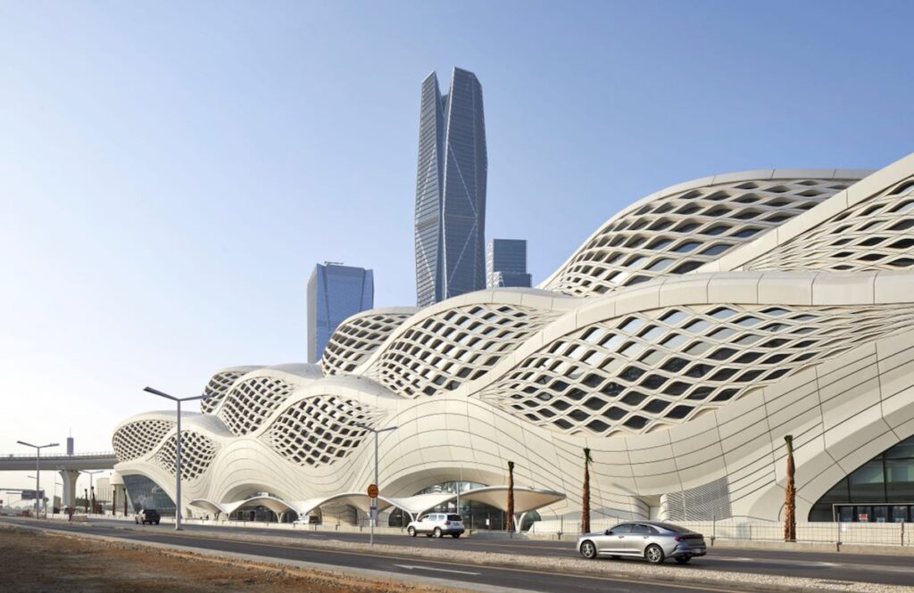 Riyadh: facciata ondulata per la nuova stazione metropolitana