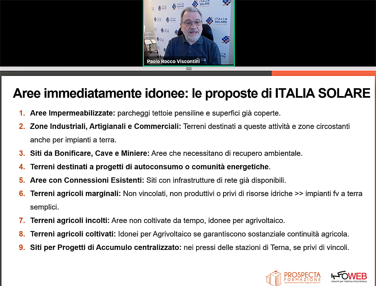 Un momento dell'intervento di Paolo Rocco Viscontini presidente di Italia Solare al convegno "Energia solare: una possibilità per tutti"