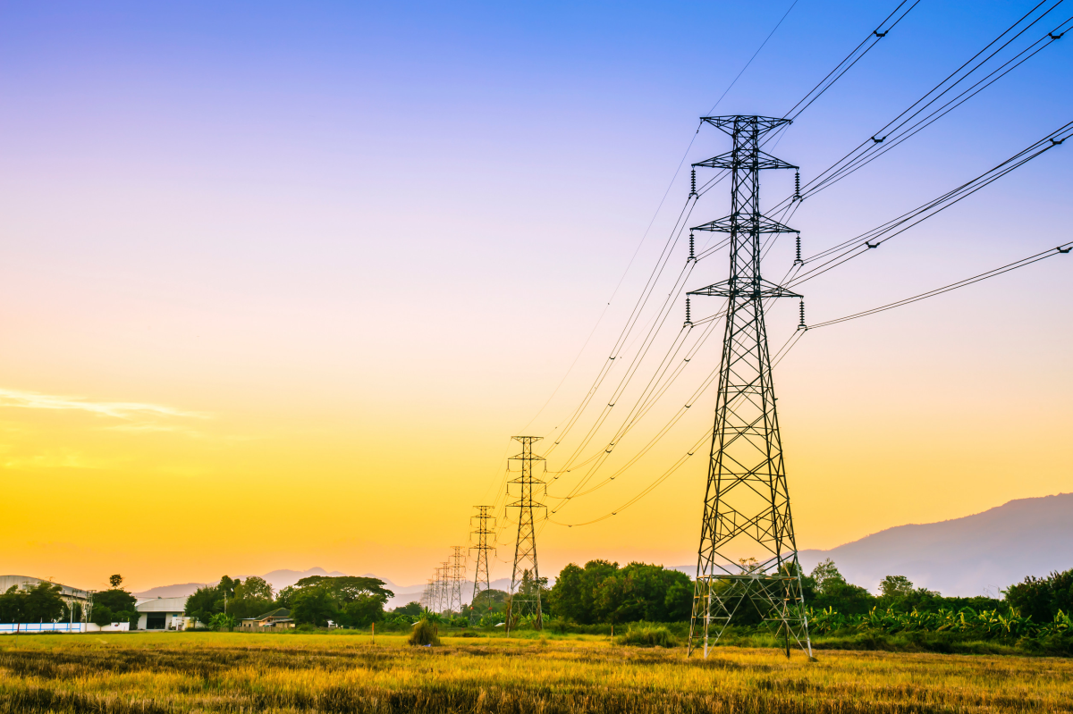 La domanda globale di elettricità crescerà del 4% annuo fino al 2027