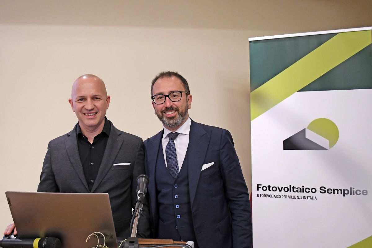 Daniele Iudicone e Alfonso Bonafede alla presentazione della Grande Comunità Energetica Nazionale di Fotovoltaico Semplice