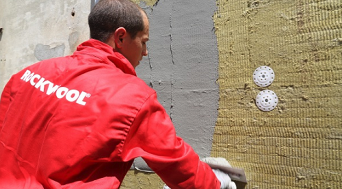 Isolamento termico: posa del sistema REDArt di rockwool