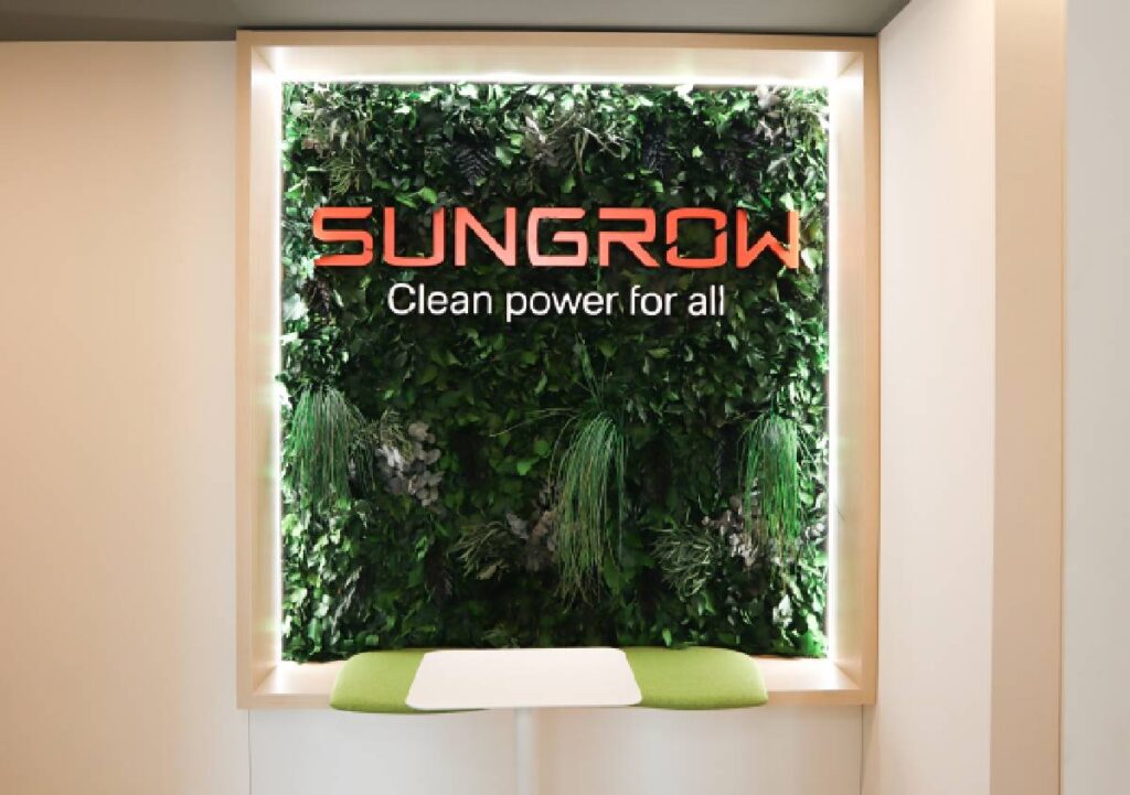 Il verde verticale di Benetti decora la nuova sede milanese di Sungrow