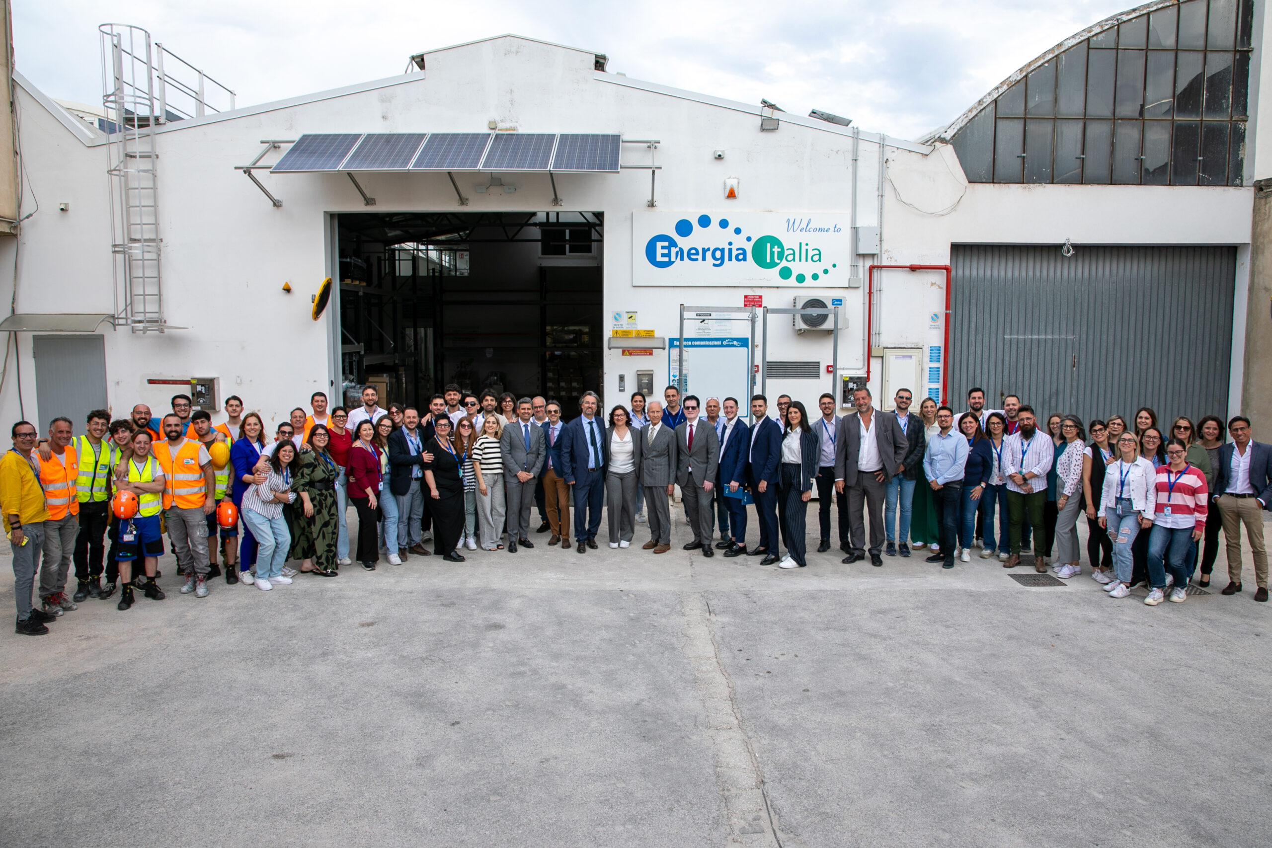 La famiglia Marigliano insieme al team di Energia Italia