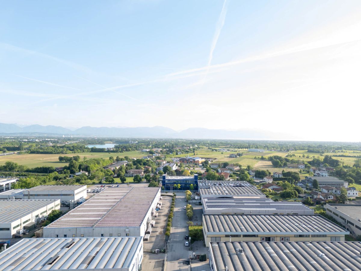 Il nuovo edificio per uffici nel Trevigiano dello studio Carlana Mezzalira Pentimalli