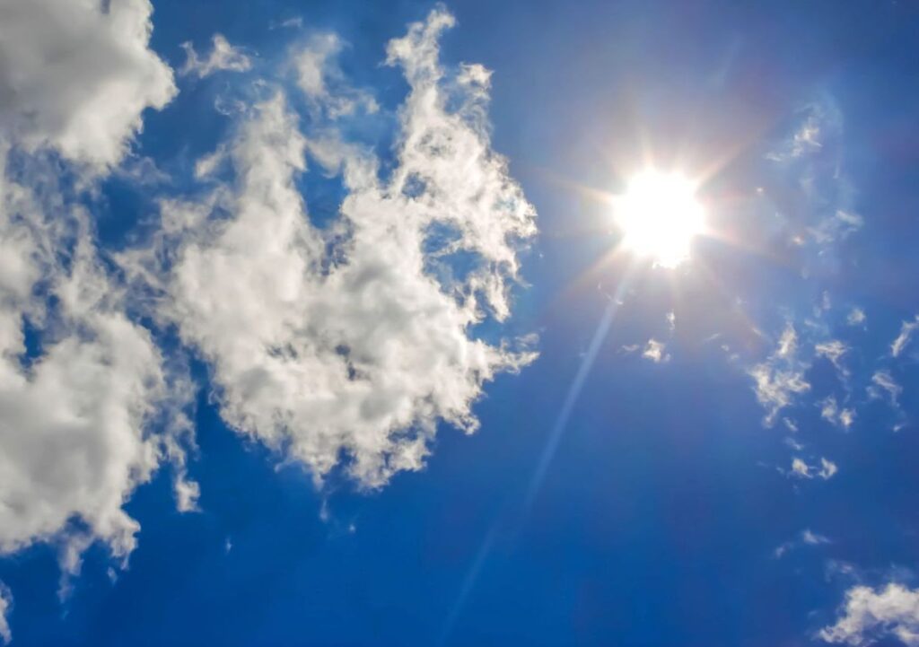Giornata mondiale dell’aria pulita 2026: perché agire su smog e clima conviene anche all’economia