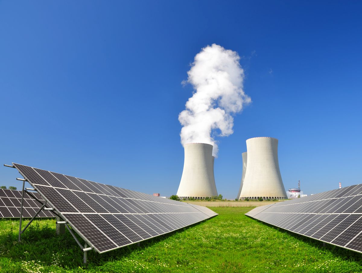 World Nuclear Industry Status Report 2025: Nucleare in stallo, rinnovabili in corsa