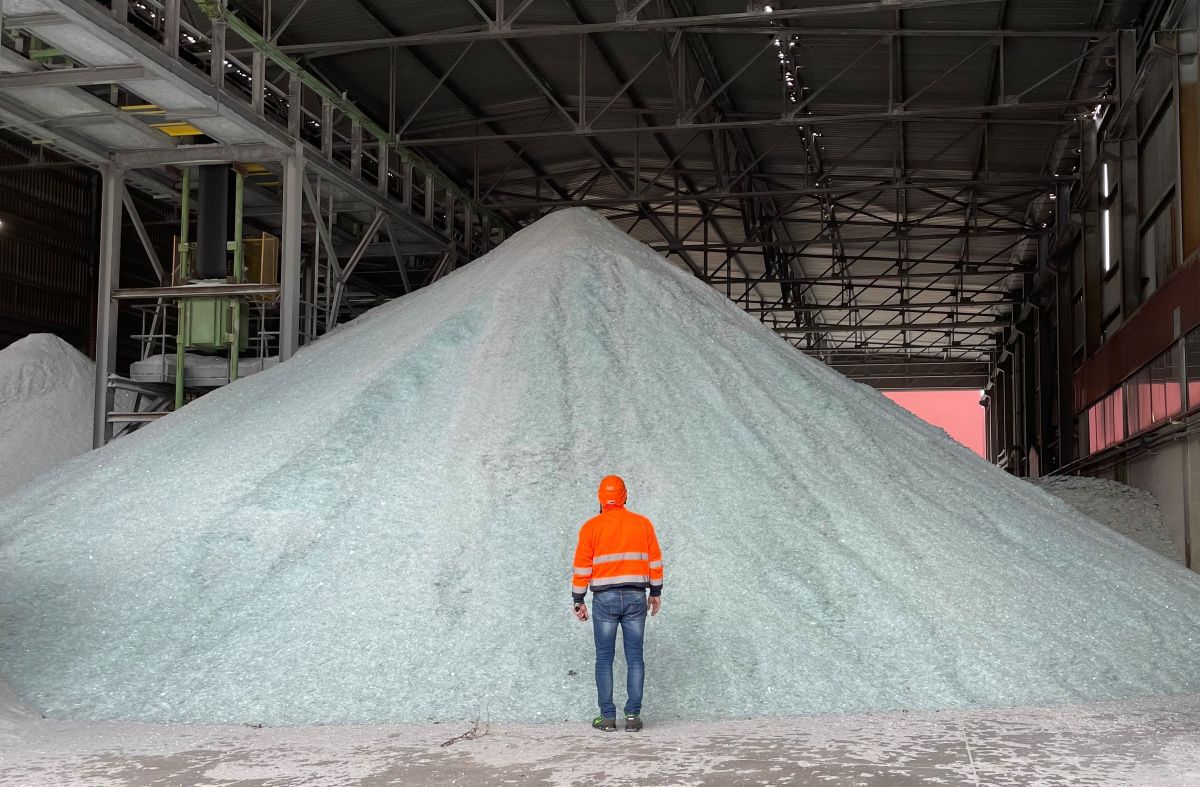 Riciclo del vetro piano, il progetto pilota che porta il post-consumo in fabbrica