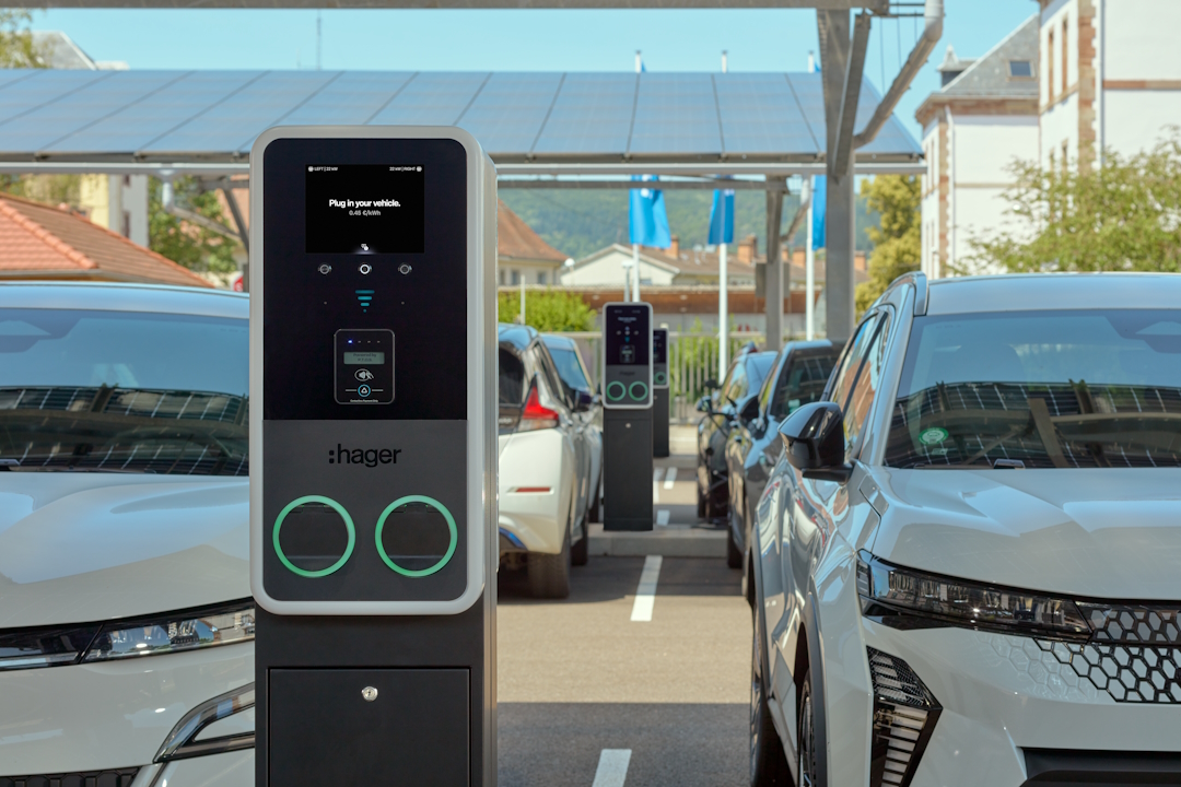 Witty Park 2: la soluzione Hager Bocchiotti per la ricarica dei veicoli elettrici nel terziario