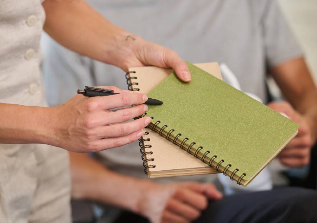 Gadget aziendali sostenibili: perché le imprese dell’energia scelgono il green gifting
