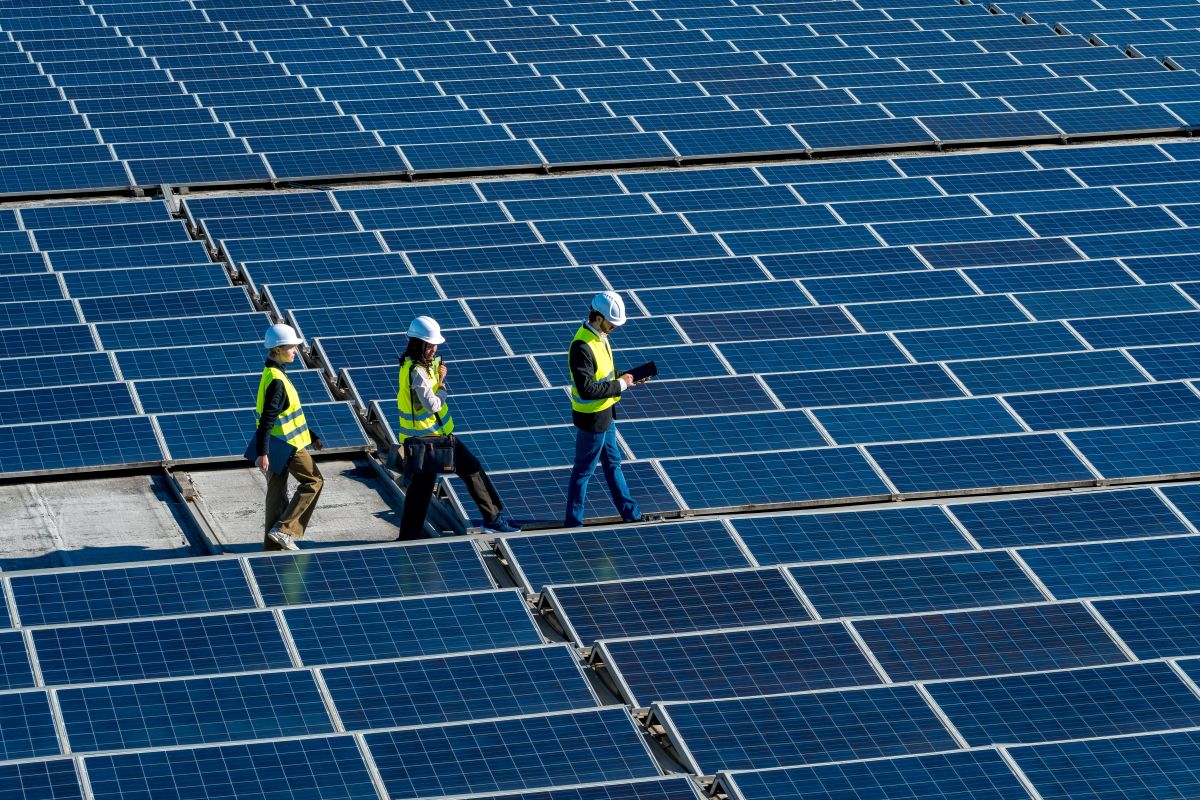 Fotovoltaico e proventi GSE: la Cassazione ridefinisce il legame tra incentivi, proprietà e gestione degli impianti