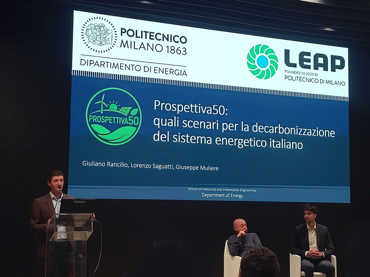 Gli autori dello Studio Scenari energetici al 2050 presentato da Italia Solare Gli autori dello Studio Scenari energetici al 2050 presentato da Italia Solare