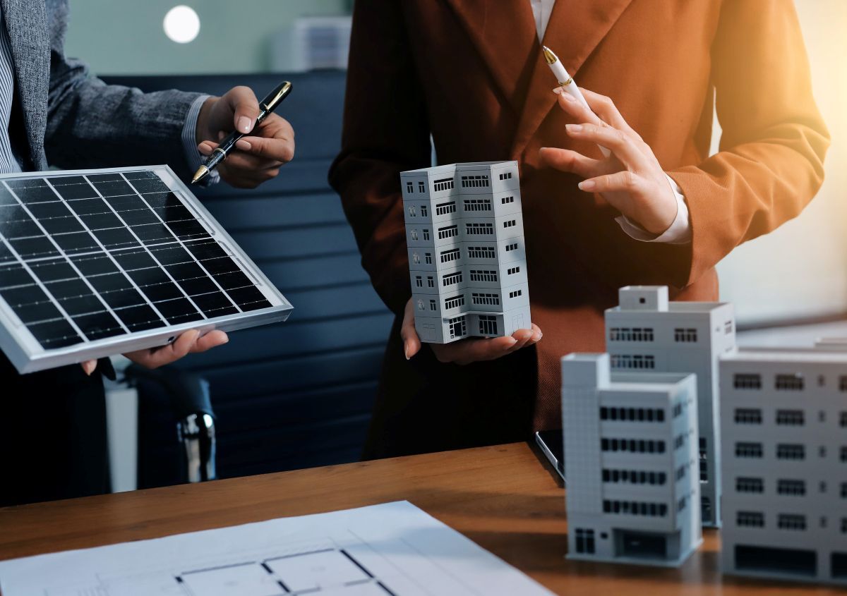 Obbligo di rinnovabili negli edifici: dal 3 agosto 2026 le nuove quote per ristrutturazioni e impianti termici