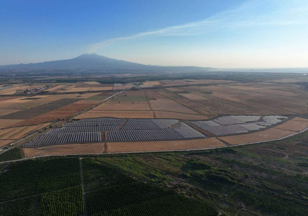 Agrivoltaico, Nadara e Amazon inaugurano Big Fish in Sicilia: 227 MW su 400 ettari