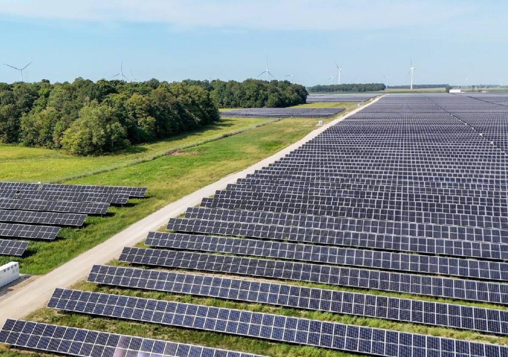 ABB potenzia la gamma Proteus per il fotovoltaico e l’accumulo su scala utility