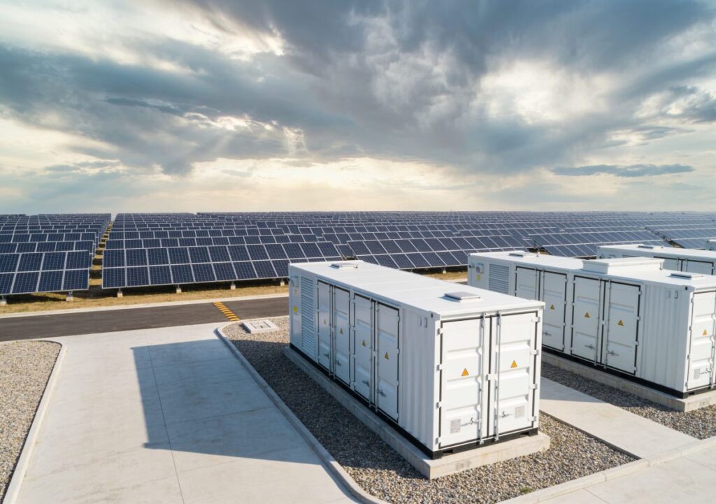 Fotovoltaico, nel terzo trimestre 2026 connessi 1,74 GW (+37%). Accumuli vicini a 20 GWh