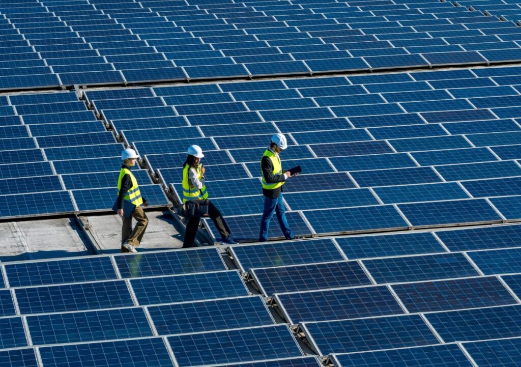Occupati nel fotovoltaico in Europa, 874.000 nel 2025 e quasi un milione con lo storage