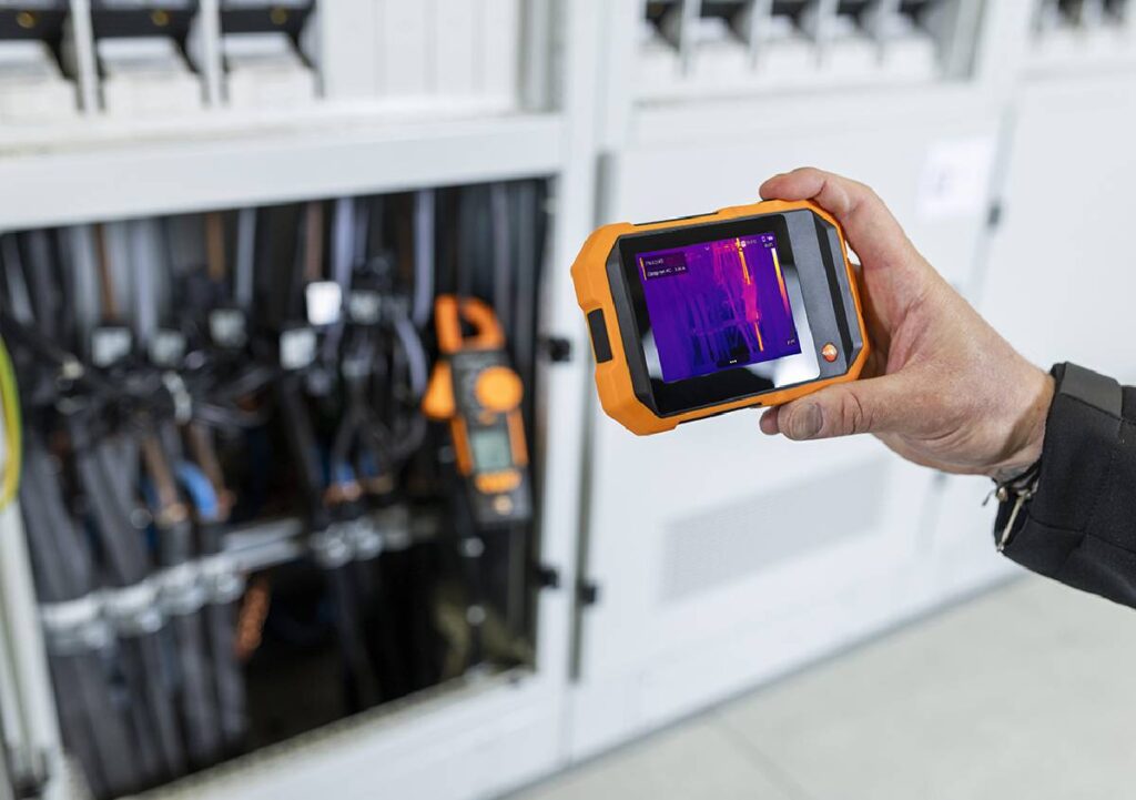 testo 862: la termocamera tascabile di Testo per ispezioni termiche rapide e precise
